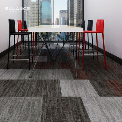 Piso de escritório feito fácil 100% Nylon Flat Tecido Carpet Tiles com suporte à prova d'água