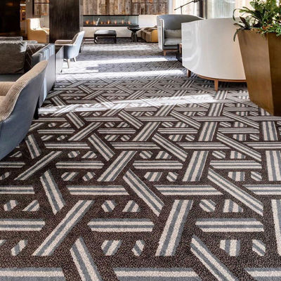 Tapete de piso de lã de luxo com padrão floral personalizado para hotéis e cinemas