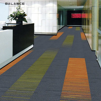 Chapas de carpete de PVC modulares com suporte de PP 50x50 para escritórios comerciais Espessura total 6,0 mm