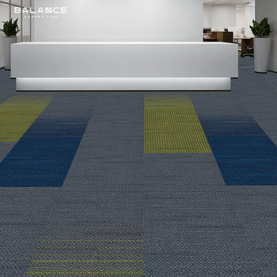 Chapas de carpete de PVC modulares com suporte de PP 50x50 para escritórios comerciais Espessura total 6,0 mm