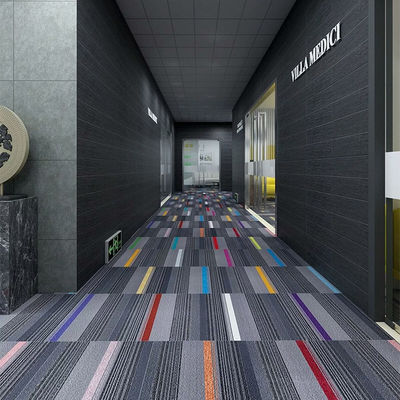 Medium Pile Moderno Abstract Padrão PVC Carpet Tiles para escritório sala de estar corredor
