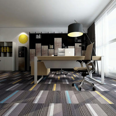 Medium Pile Moderno Abstract Padrão PVC Carpet Tiles para escritório sala de estar corredor