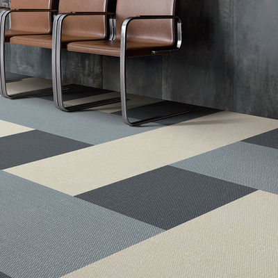 Carpetes comerciais de escritório azulejos matriz azulejos amarelos 50 * 50 para desempenho adulto