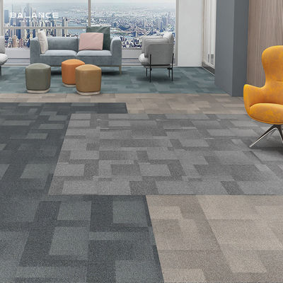 50x50 Chapas de carpete de escritório comercial de nylon espesso com construção de pilha de loop de vários níveis