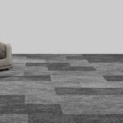 Modelos simples e generosos de azulejos de carpete macio impermeável para sala de estar no mercado