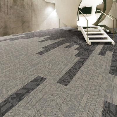 Commercial Moderno de Nylon Carpet Tiles Tufted Abstract Cushioned 50x50 PVC PP para Hotel