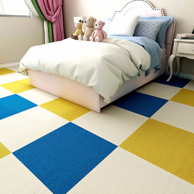Espessura total 9.5 mm Chapas auto-aderentes de tapete para tapete central no quarto infantil