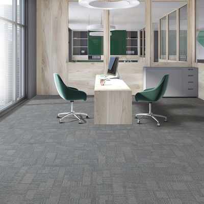Portais impermeável de nylon quadrado ou retangular forma de PVC Modular Office Carpet Tile 50 * 50cm