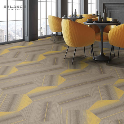 Decorativo Design Colorido Lavável Hexagon Carpet Tiles Feito de Nylon Retardante de Fogo