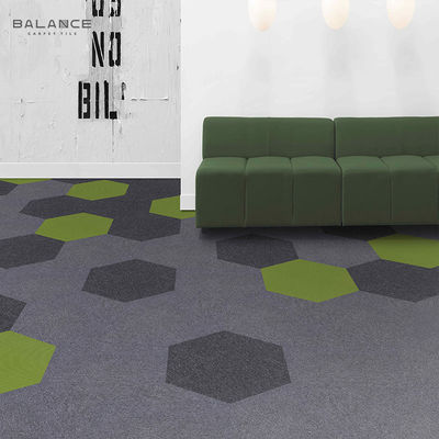 Decorativo Design Colorido Lavável Hexagon Carpet Tiles Feito de Nylon Retardante de Fogo