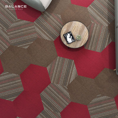 Decorativo Design Colorido Lavável Hexagon Carpet Tiles Feito de Nylon Retardante de Fogo