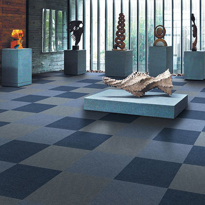 50*50 azulejos de carpete resistentes ao fogo e não escorregadiços em estilo moderno para pisos de escritórios comerciais