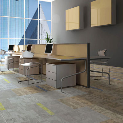Sala comercial 50 X 50 padrão de textura de nylon moqueta quadrada azulejos de carpete para escritório
