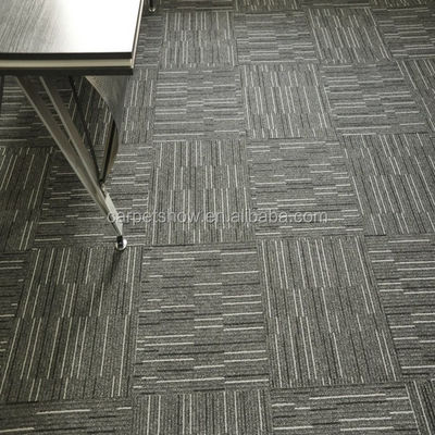 Comércio de azulejos de carpete modulares 100% de polipropileno PVC para pisos de oração de escritório