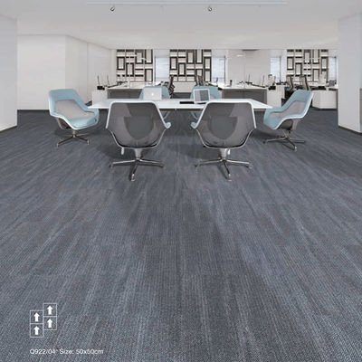 50x50cm Medium Pile Abstract Pattern Custom Carpet Tile para design de escritório em casa moderno