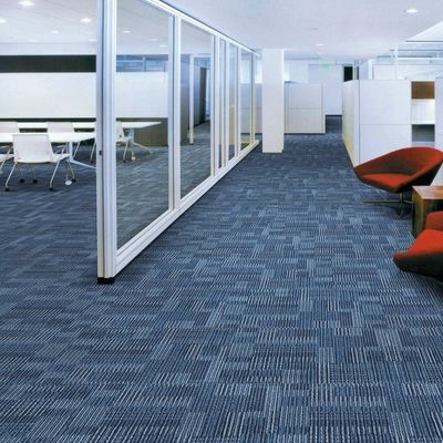 Hotel Moderno 100x100 PVC Carpet Tiles com quarto adolescente e 520g/m2 Peso da pilha