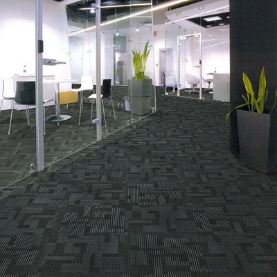 Hotel Moderno 100x100 PVC Carpet Tiles com quarto adolescente e 520g/m2 Peso da pilha
