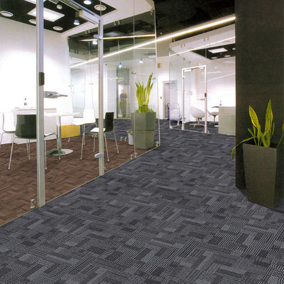 Hotel Moderno 100x100 PVC Carpet Tiles com quarto adolescente e 520g/m2 Peso da pilha