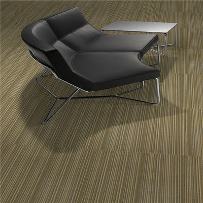 50x50cm PP Loop Pile Carpet Tile para escritório Hotel Casa Pavimentos de quarto em padrão de listras