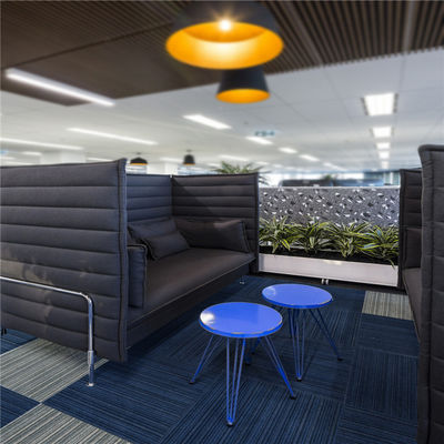 50x50cm PP Loop Pile Carpet Tile para escritório Hotel Casa Pavimentos de quarto em padrão de listras