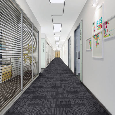 Commercial Cut Pile Nylon Carpet Tile Square Striped Pattern para escritórios e quartos de hotel