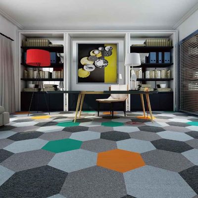 Chapa de tapete comercial de cor DIY hexagonal tufted para melhoria do piso de escritório