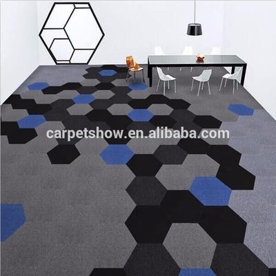 Chapa de tapete comercial de cor DIY hexagonal tufted para melhoria do piso de escritório