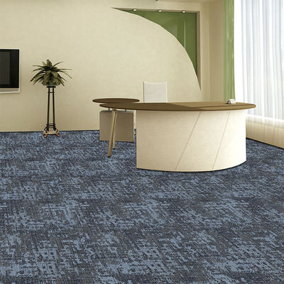 Jacquard Loop Pile Cinema Corridor Tapete com 5,5 mm de altura de pilha e 950 g/m2 de peso de pilha