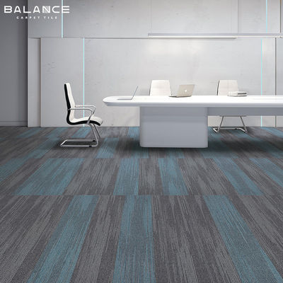 MACHINE MADE Striped Stock 100% Nylon PVC Conferência de apoio acústico 50x50 Carpet Tiles