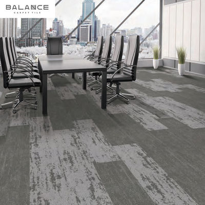 Sala de escritório comercial de nylon estilo moderno PVC 25 * 100 Carpet Tile com design moderno