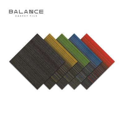 50x50 Carpetes de escritório modulares Chapas de Loop Pile PP Nylon / Bitume Backing Carpetes quadrados
