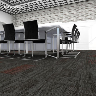 Tapete modular de PVC de pilha simples personalizada para padrões modernos em espaços comerciais