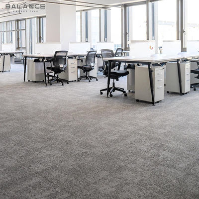 Jacquard Style PVC Backing Fireproof Nylon Carpet Tile para escritório comercial