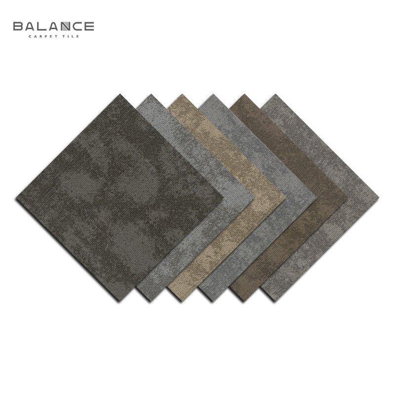 Commercial 50*50 Comprar Modular espessos de nylon quadrado Adesivo piso de escritório azulejos de carpete