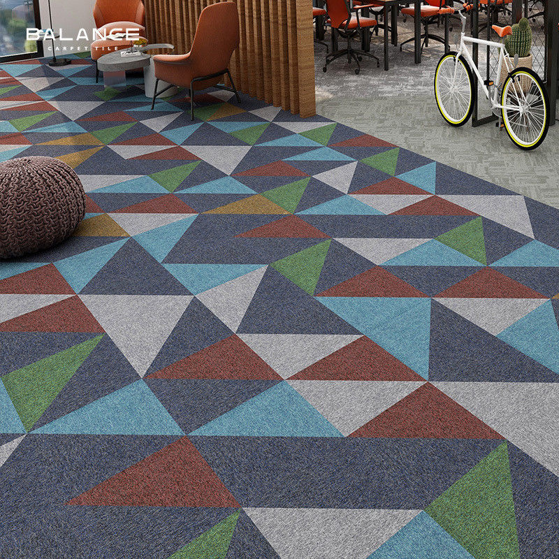 100% Nylon Commercial Office Carpet Tiles 50x50 Decoração Modular Design Moderno