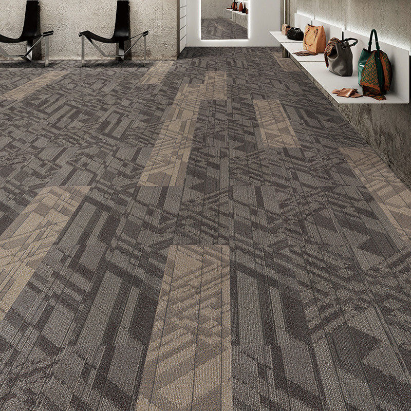 Commercial Moderno de Nylon Carpet Tiles Tufted Abstract Cushioned 50x50 PVC PP para Hotel