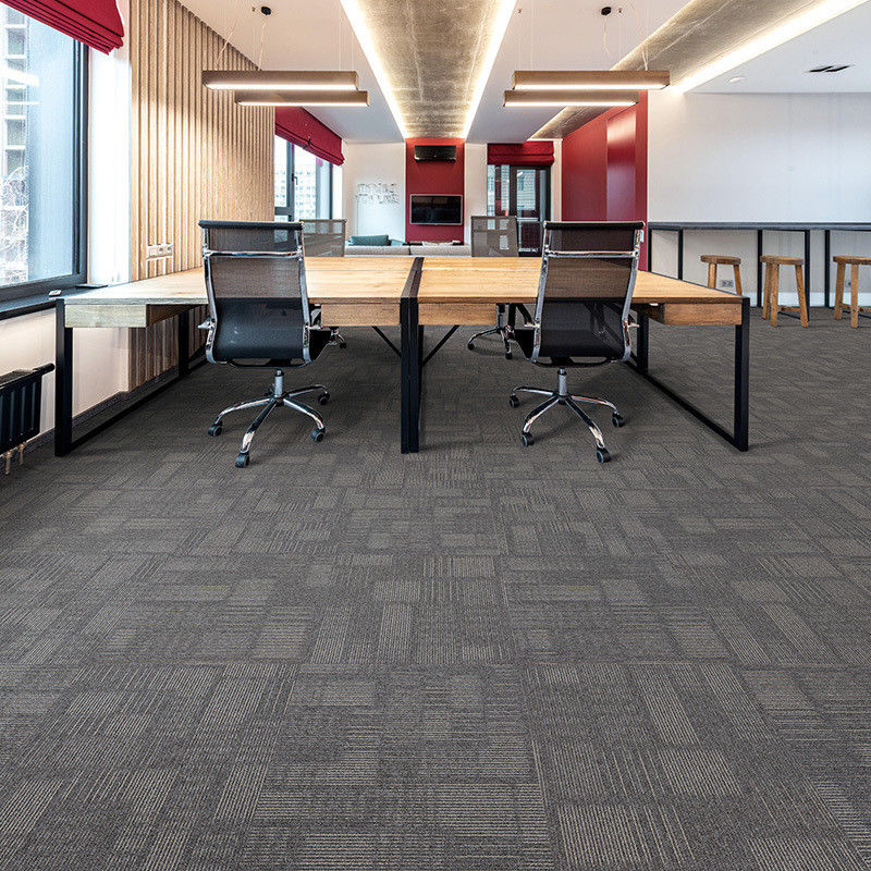 Portais impermeável de nylon quadrado ou retangular forma de PVC Modular Office Carpet Tile 50 * 50cm