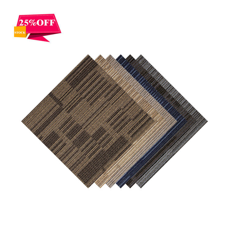 Decoração de piso de edifícios comerciais Tapete 520g/m2 Polipropileno Quadrado Carpet Tile
