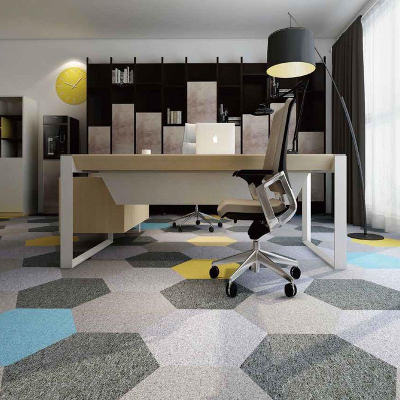 Chapa de tapete comercial de cor DIY hexagonal tufted para melhoria do piso de escritório