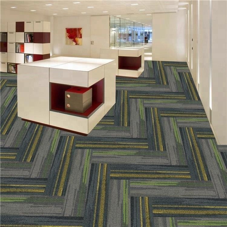 Chapa comercial de 100% Nylon 25cmx100cm para uso decorativo do chão do quarto do hotel