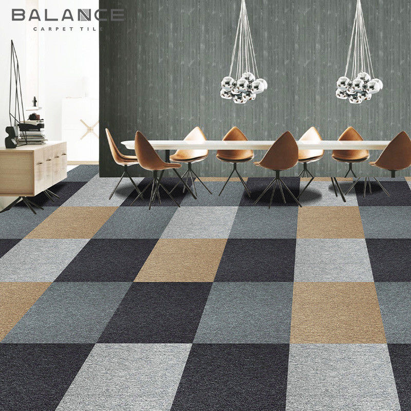 Medium Pile 50x50 PP Modular Carpet Tiles em cores personalizadas para escritório comercial