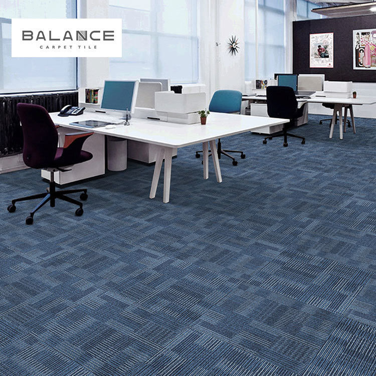 PET de pilha média amigável para escritório Oem comercial 50x50 azulejos de carpete para piso modular